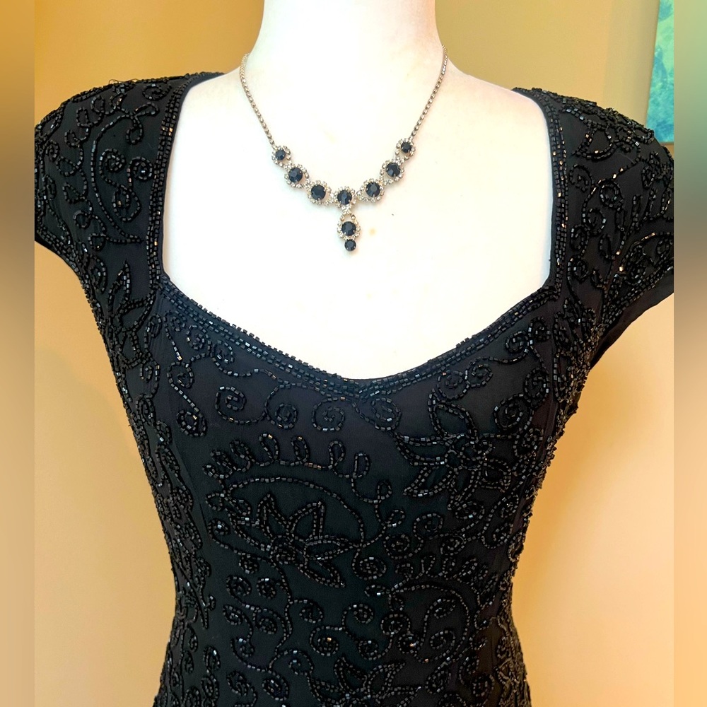 Vintage A.J. Bari 100% Silk Beaded Black 🖤 Thigh Slit Formal Dress Size 8 🖤